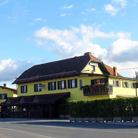 Apartamento Prenocisca Kralj Komenda Exterior foto