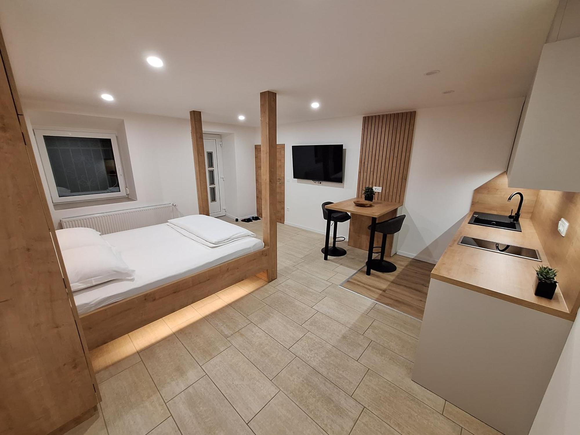 Apartamento Prenocisca Kralj Komenda Exterior foto