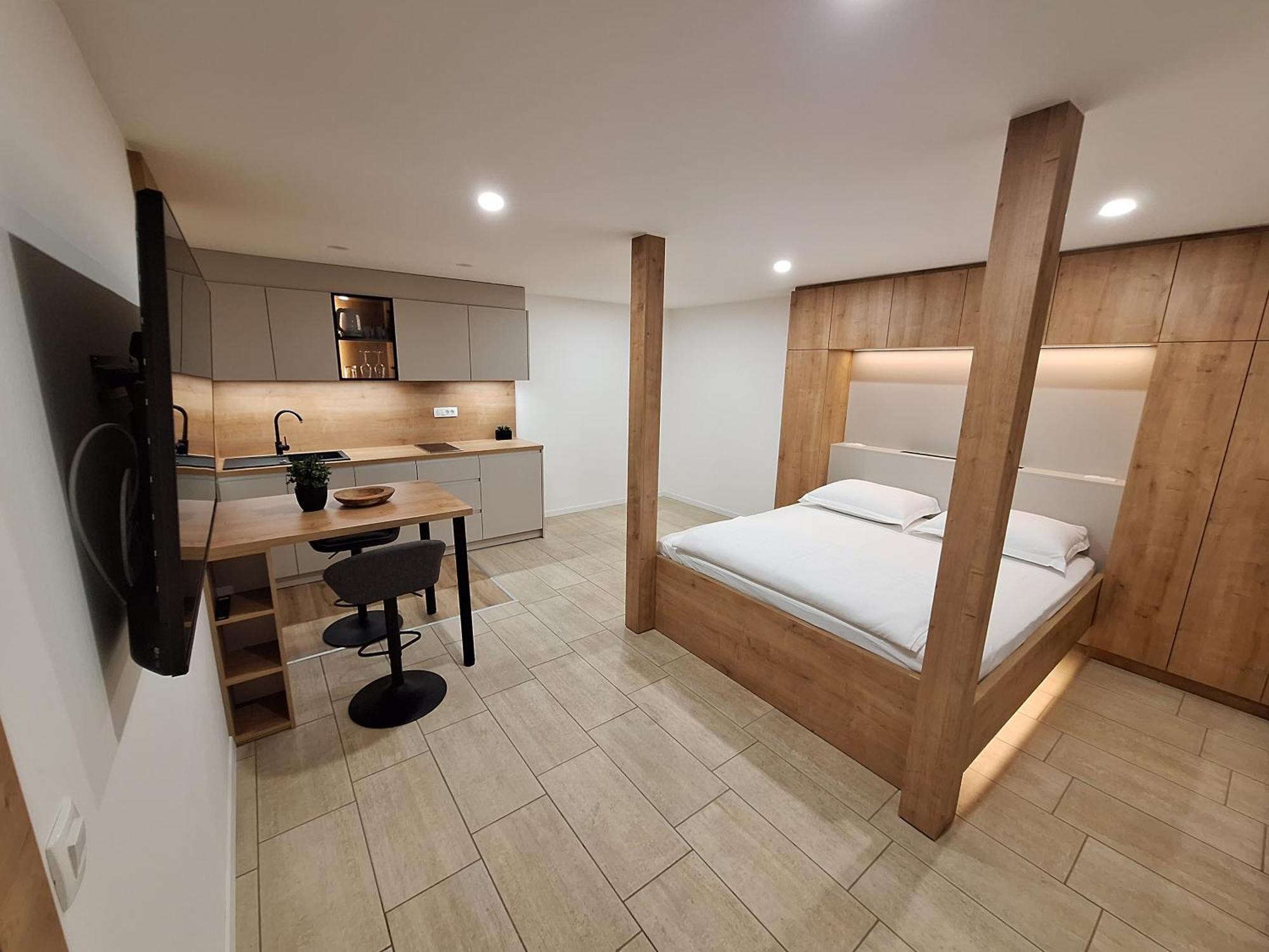 Apartamento Prenocisca Kralj Komenda Exterior foto