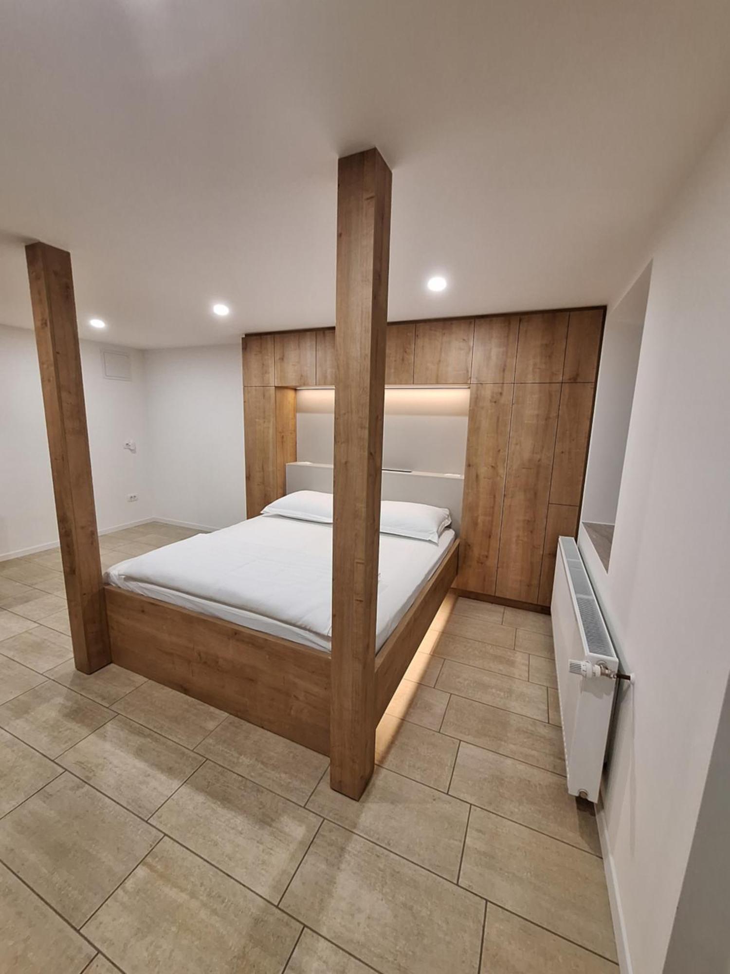 Apartamento Prenocisca Kralj Komenda Exterior foto