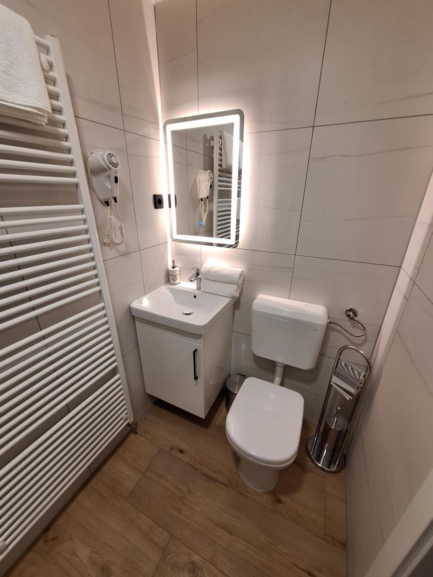 Apartamento Prenocisca Kralj Komenda Exterior foto